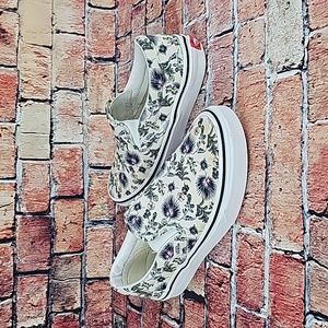 VANS CLASSIC SLIP ON FLORAL PRINT SHOES,  WOMANS SIZE 6.5 GUC